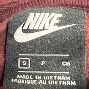 Nike Women’s Maroon Full Zip Hooded with Pockets - Size Small - VGUC thumbnail 6