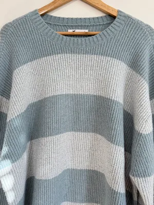 NEW Hollister Crewneck Sweater in Blue Stripe Size Large Women’s NWT thumbnail 3