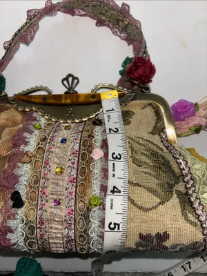 Vintage Victorian Style Floral Tapestry Purse Metal Clasp Frame Muxed Textures thumbnail 13