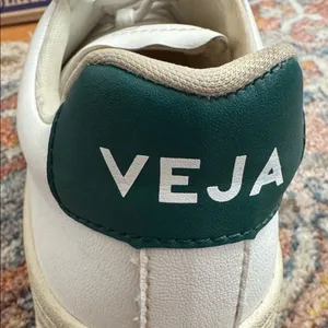 Veja Urca Sneakers White Leather Green Women’s 7 thumbnail 10