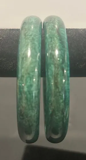 Elegant Green Bangle Bracelets thumbnail 1