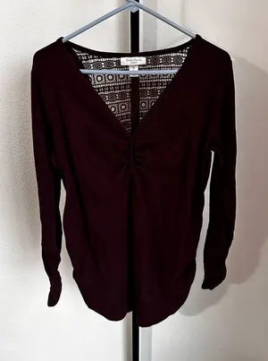 Motherhood maternity xl long sleeve top thumbnail 1