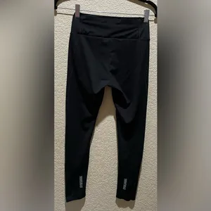 Gymshark Black Leggings Size S Pre Owned excellent used condition thumbnail 3
