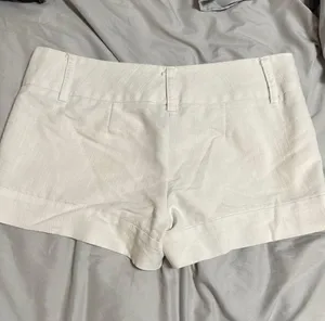Low rise shorts Size 4 thumbnail 2