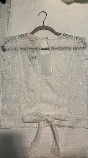 Grace & Emma boutique top size medium White thumbnail 2