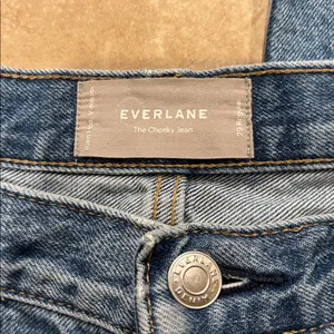 Everlane Medium Wash Cheeky Straight Jean thumbnail 2