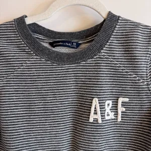 Womens Abercrombie & Fitch A&F Gray/White Stripe Crewneck Sweatshirt Size XS thumbnail 3