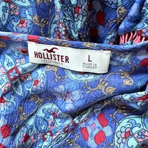 Hollister Bell Sleeve Blouse Large Blue Medallion Boho Crochet Trim Top thumbnail 7