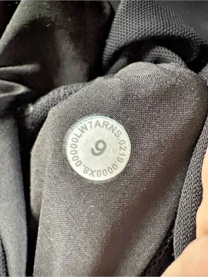 Lululemon On The Fly Short *Woven *2.5" Black thumbnail 3