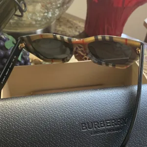Authentic BURBERRY 52 Butterfly acetate plaid logo Sunglasses thumbnail 10