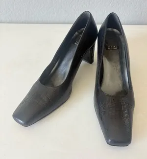 Stuart Weitzman Black Leather Pumps Mid Heels Square Toe Women's Size 7 B thumbnail 1
