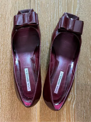 Via Spiga Burgundy Patent Bow-Accent Pointed Pump kitten heel used thumbnail 1