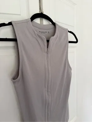 Abercrombie & Fitch Soft A&F Rib Gray Bodysuit Zip Deep Plunge Neck Medium thumbnail 4