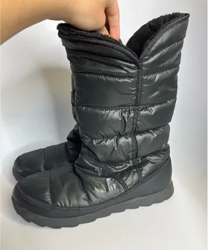 The North Face black amore ll boots quilted puffer pull on women's size 9 winter thumbnail 1