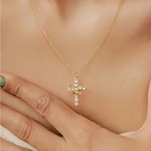 Cross Crown Zirconia Necklace thumbnail 5
