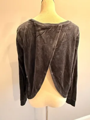 Victoria's Secret women's medium black/pink velour sweater thumbnail 4