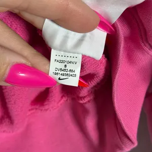 Nike Club‎ Fleece Sweatshirt Womens S Pink Cropped Graphic Sleeve Streetwear thumbnail 6