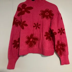 Floral Pink Sweater Size L thumbnail 1