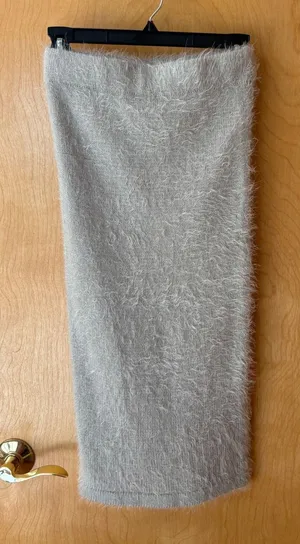 Akira Chicago Red Label Skirt Womens Small Grey Eyelash Knit Fuzzy Midi 18S1268 thumbnail 1