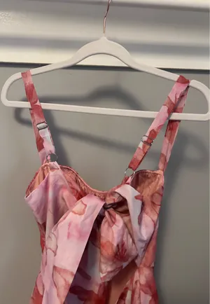 Selfie Leslie Summer/Spring Pink Floral dress thumbnail 9