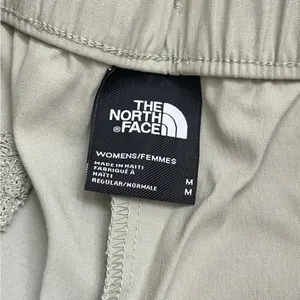 The North Face Shorts for women NWT thumbnail 3