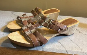Naturalizer‎ Athina Sandals Women Size 9 Brown Wood Soles Slip-On Slide T-Strap thumbnail 1