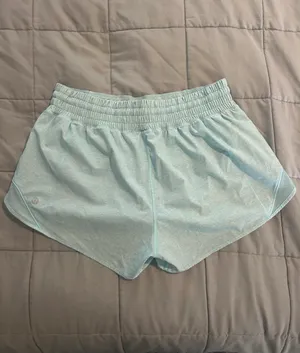 Lululemon Hotty Hot Short 2.5” thumbnail 3
