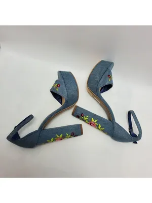 Heart in D Blue Denim Floral Embroidered Platform Heels Sandals Size 8 thumbnail 12