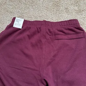 Nike Standard Fit Tapered Leg Sweatpants thumbnail 3