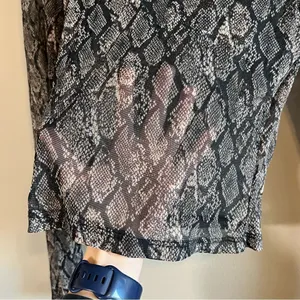 ✨ Wild Fable Black Snakeskin Sheer Top XS‎ thumbnail 3