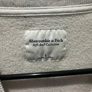 Abercrombie and Fitch Graphic Crop Crew thumbnail 2