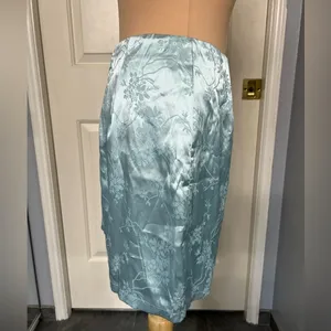 Francesca’s Blue Rain‎ Floral Embossed Satin Mini Skirt thumbnail 2