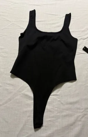 Moa Moa Womens Scoop Neck Sleeveless Thong Bodysuit Black‎ NWT Size L thumbnail 1