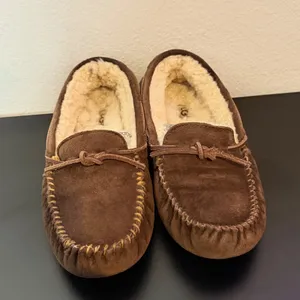 UGG Womens‎ Dakota Slippers Size 7 Brown Slip On Loungewear Shoes Cozy 5612 thumbnail 12