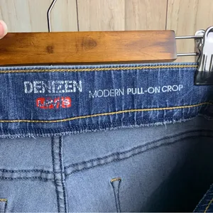Denizen from Levi's Classic Blue Straight Leg Jeans thumbnail 8