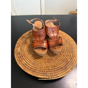 Maurices Womens Cognac Brown Perforated Cork Wedge Sandals Size 8.5 Boho Strappy thumbnail 2