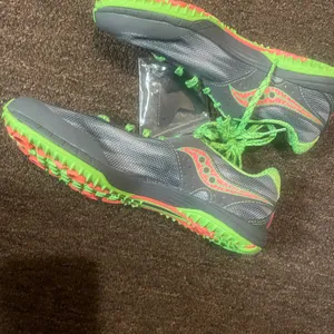 Saucony Neon Green and Gray Athletic Shoes woman size 5.5 thumbnail 3