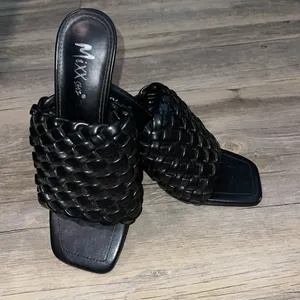 Sale! 🔥🔥 NEW! Mixx Shuz Black 4” Heels 👠 Size 6.5 thumbnail 3