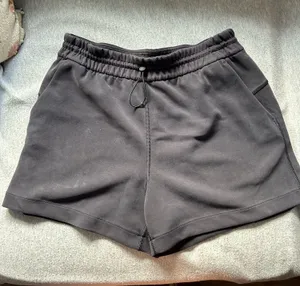 Lululemon Shorts thumbnail 1