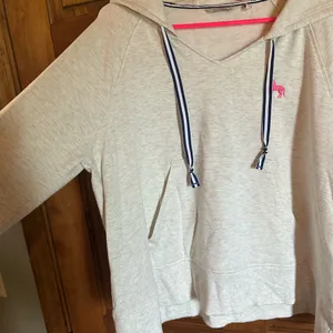 Vineyard Vines Light Gray Hoodie with Pink horse Logo size XL thumbnail 4