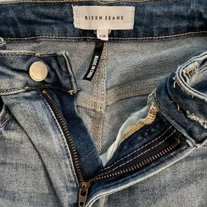 Risen Distressed Denim Blue Jeans Womens Size 3 / 26 thumbnail 9