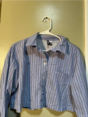 Divided Women's Size Small Cropped Button Down Shirt Blue Navy White Stripes thumbnail 3