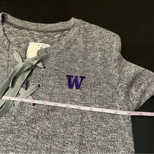 Summit Gray University of Washington Lace Up Sweatshirt Medium‎ NWT thumbnail 12