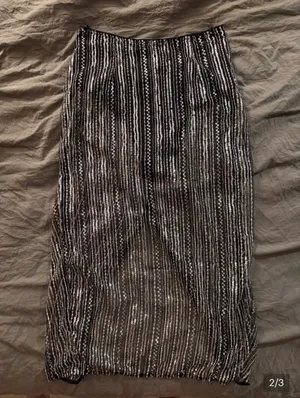 Black Sequin Mesh Midi Skirt Size M thumbnail 2