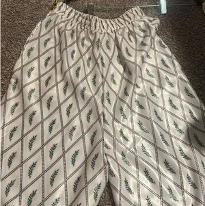 Vestique Pants Flowy Printed thumbnail 5