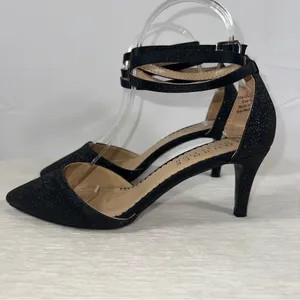 Journee Collection Women's 6.5 MW Black Luela Glitter Ankle Wrap Pump thumbnail 4