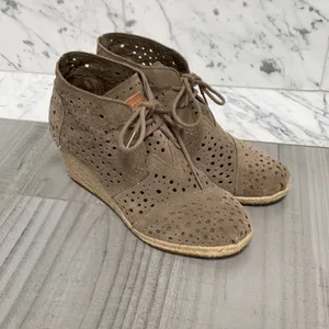 TOMS Moroccan Cutout Desert Rope Wedge Bootie Taupe Neutral 8 thumbnail 2