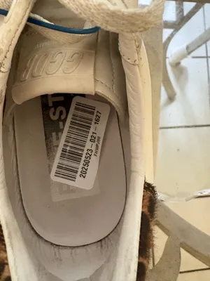 Authentic Golden Goose Superstars thumbnail 5