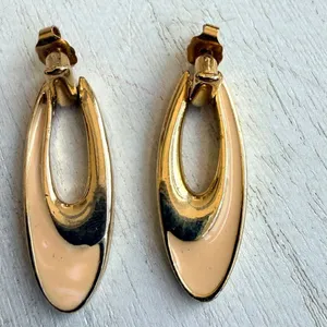 Vintage 1980s Gold Tone Omega Necklace & Matching Earrings Set thumbnail 5