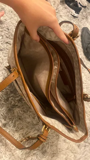 Michael Kors Purse thumbnail 4